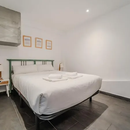 Modern Duplex - 2Bedrooms 1.5Bathrooms - Malasana-2